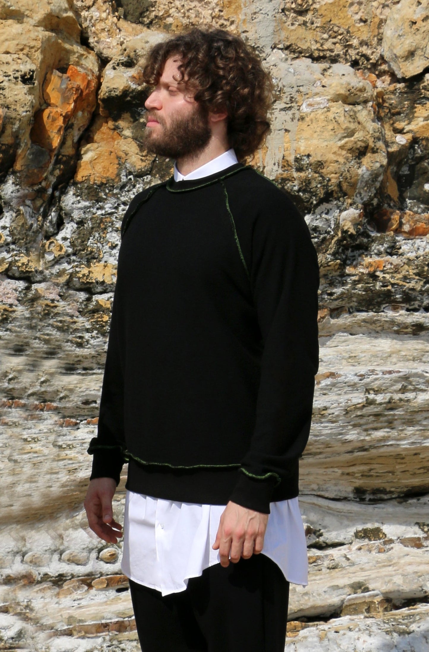 MAYSS SWEATSHIRT BLACK | REVERSIBLE PISTACHIO STITCHING ON THE INSIDE