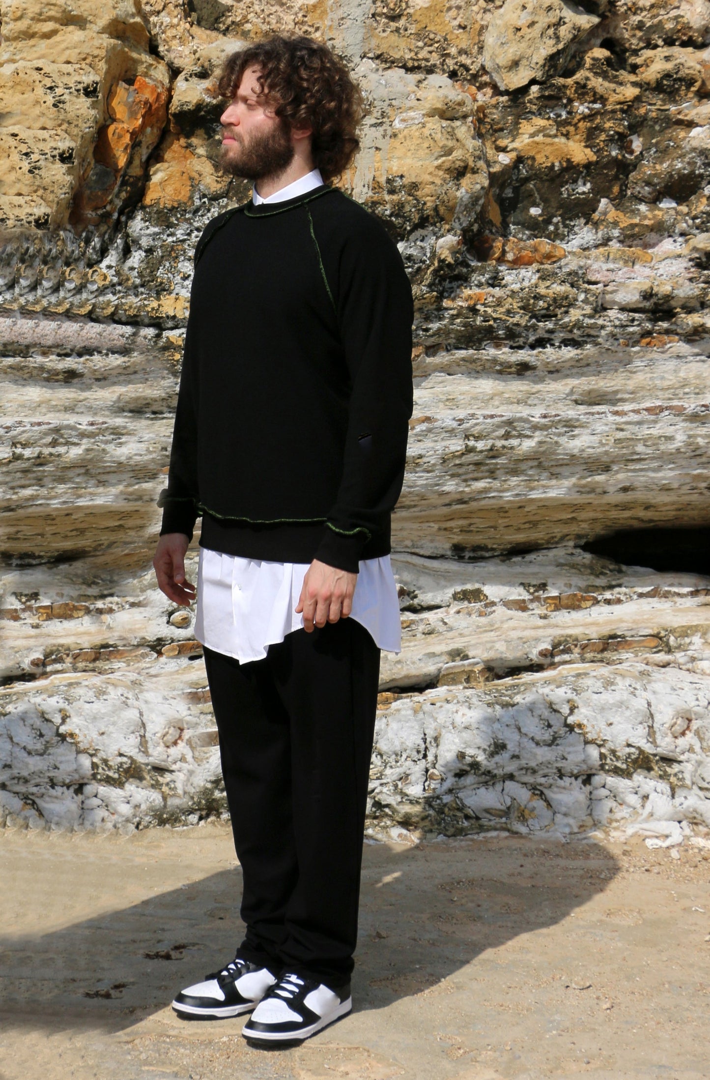 MAYSS SWEATSHIRT BLACK | REVERSIBLE PISTACHIO STITCHING ON THE INSIDE