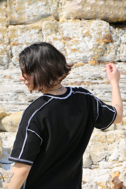 DEETAILS MATTER' T-SHIRT BLACK | REVERSIBLE