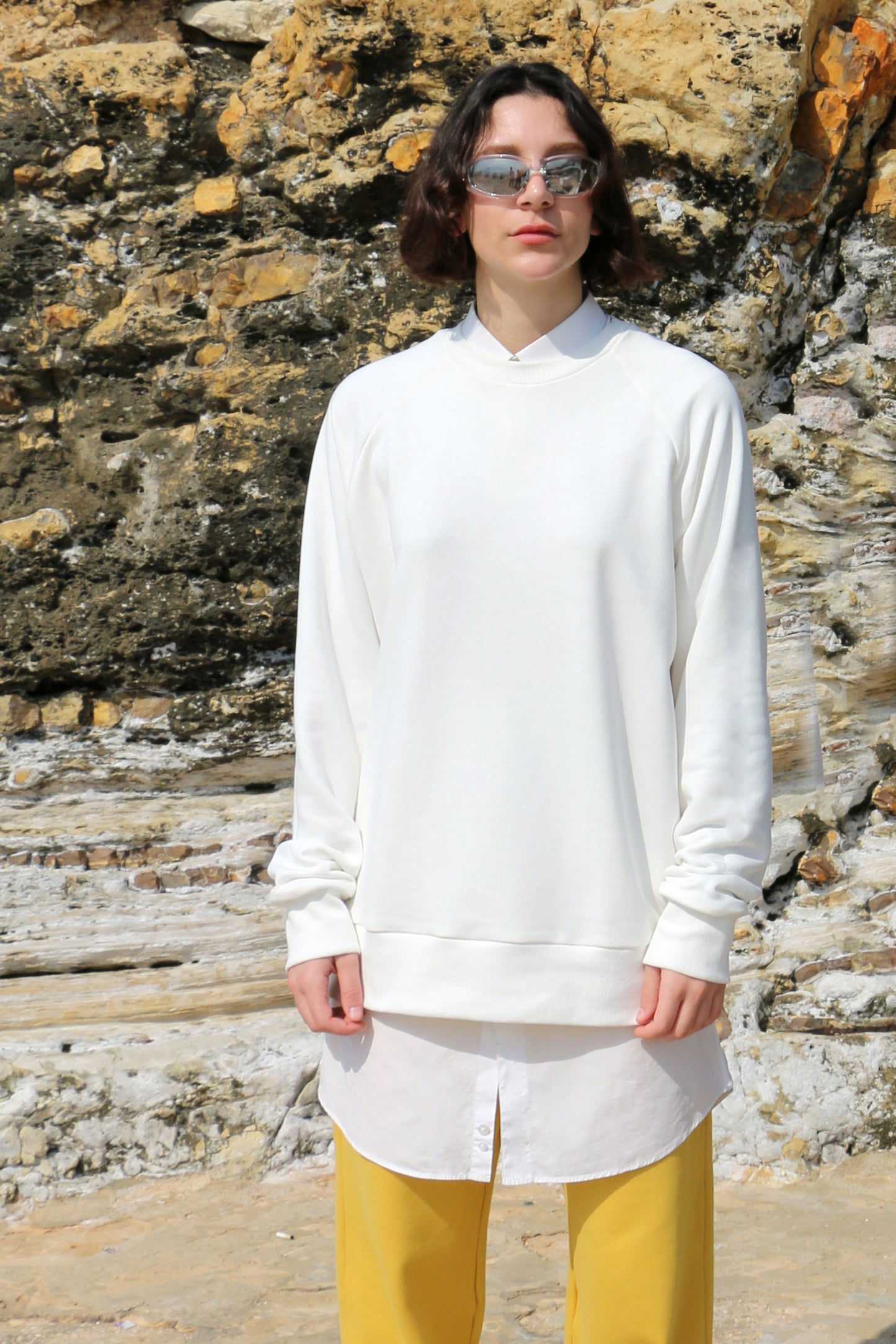 MAYSS SWEATSHIRT OFF WHITE | REVERSIBLE YELLOW STITCHING ON THE INSIDE